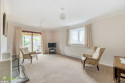 3 bedroom bungalow for sale, Heath Road, Tadley RG26