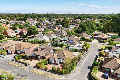 3 bedroom bungalow for sale, Heath Road, Tadley RG26