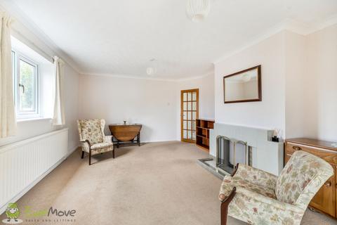 3 bedroom bungalow for sale, Heath Road, Tadley RG26