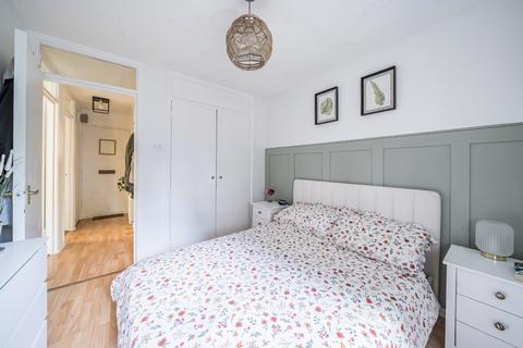 1 bedroom flat for sale, Brook House, Fairview Gardens, Farnham, Surrey, GU9