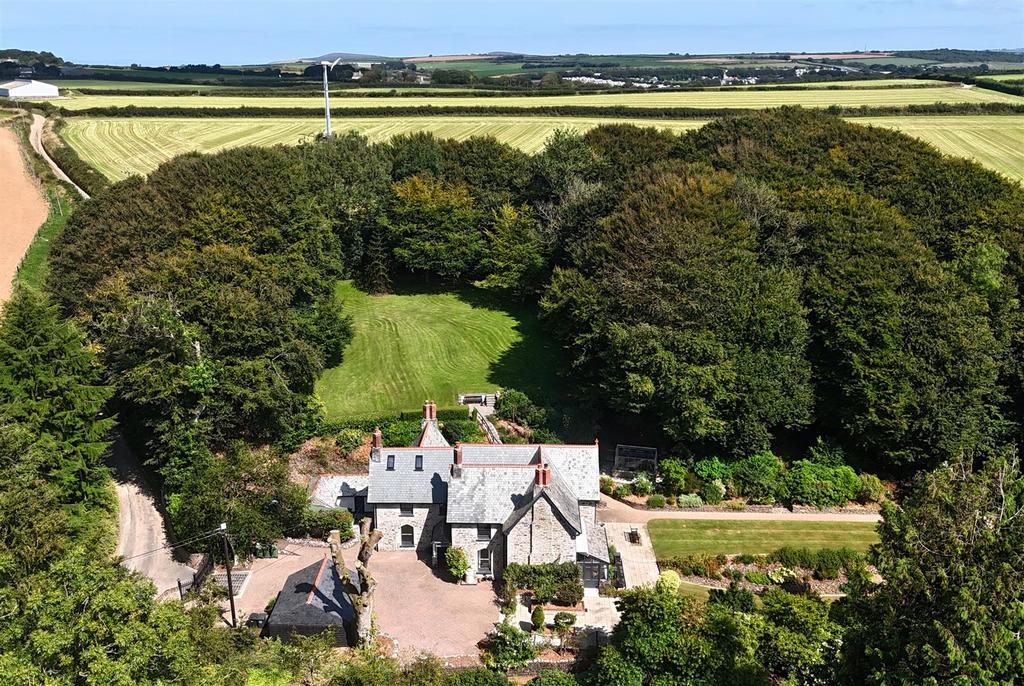 -68a73a4f9a73d-1339613-jpg Drone (3).jpg