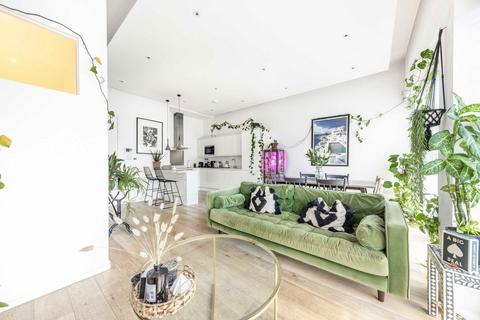 Dee Road, Richmond TW9