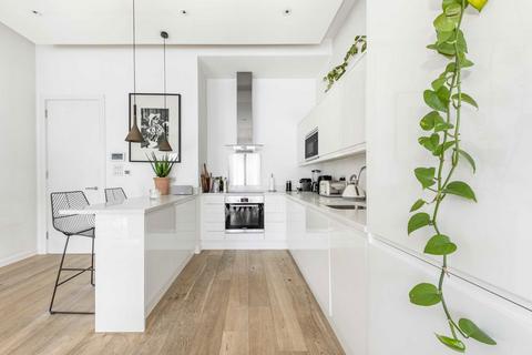 2 bedroom flat for sale, Dee Road, Richmond TW9