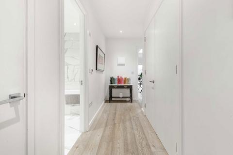 2 bedroom flat for sale, Dee Road, Richmond TW9