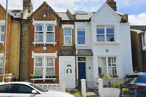 Dingwall Road, London SW18