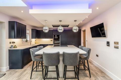 5 bedroom detached house for sale, High Street, Hitchin SG5