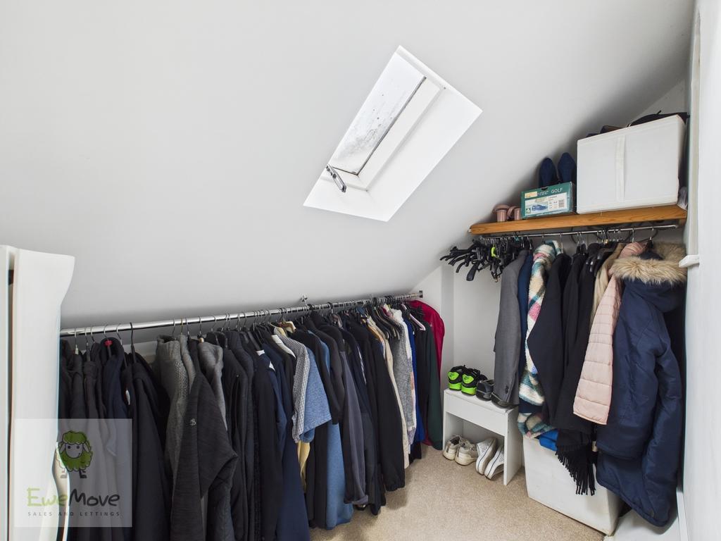 Walk in wardrobe
