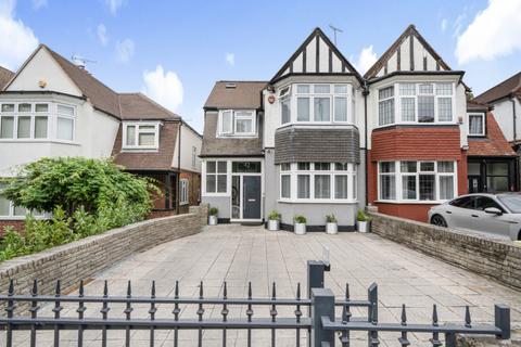 Kent Gardens, Ealing, W13