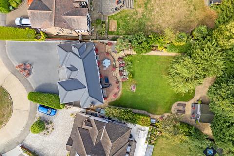 4 bedroom detached house for sale, Hillwood Close, Hutton Mount CM13