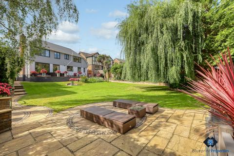 4 bedroom detached house for sale, Hillwood Close, Hutton Mount CM13