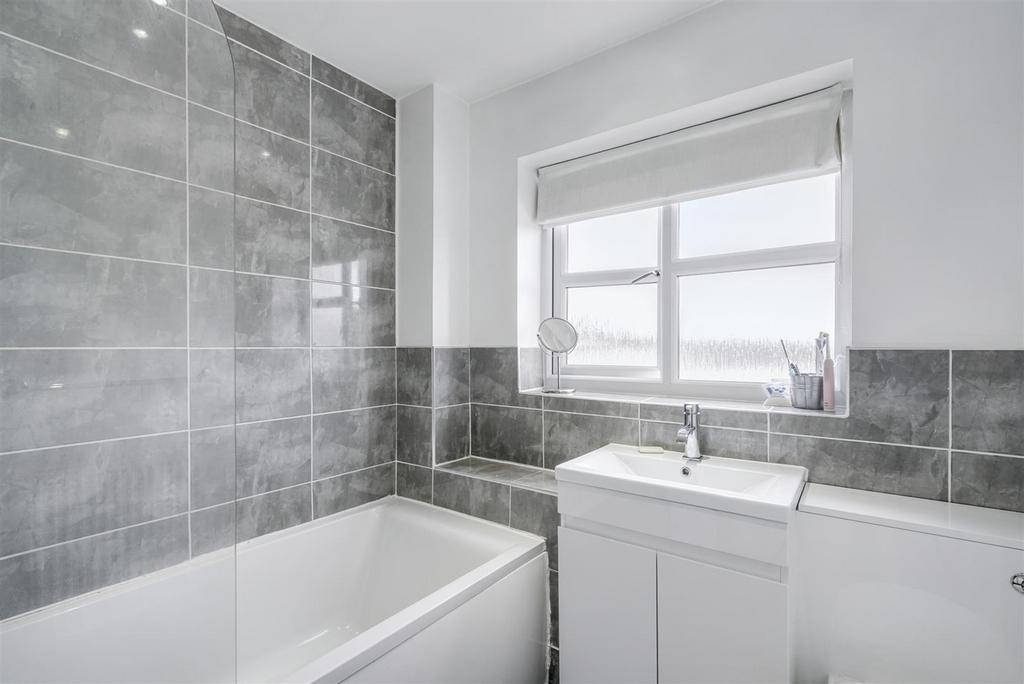 Bathroom 1 1.jpeg