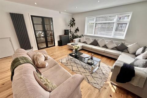 undefined, Davehall Avenue, Wilmslow