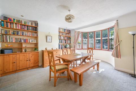 4 bedroom semi-detached house for sale, Shelvers Way, Tadworth KT20