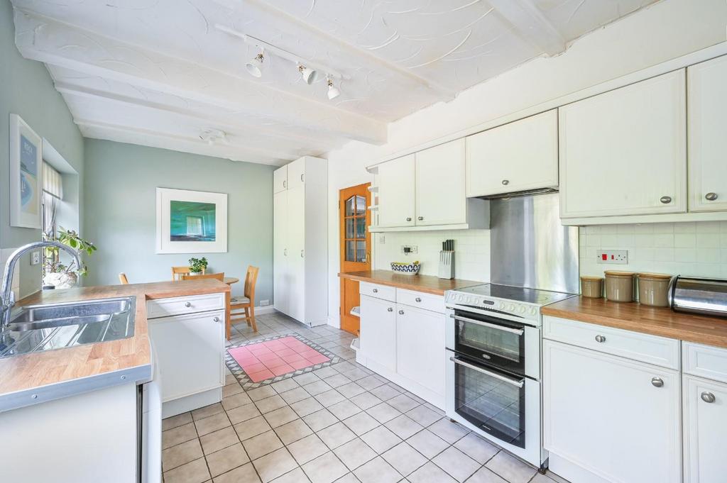 Kitchen 3.jpg