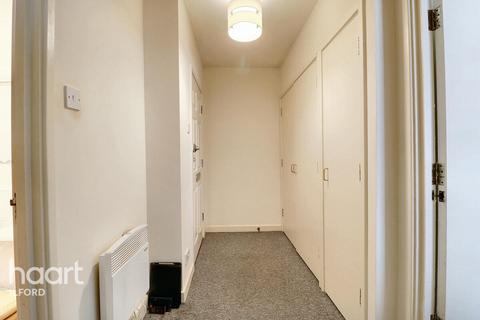 1 bedroom apartment for sale, Forsythia Close, Ilford