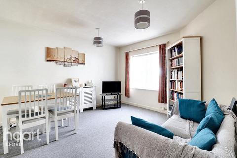 1 bedroom apartment for sale, Forsythia Close, Ilford