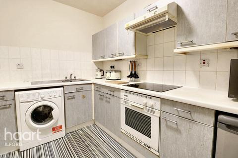1 bedroom apartment for sale, Forsythia Close, Ilford