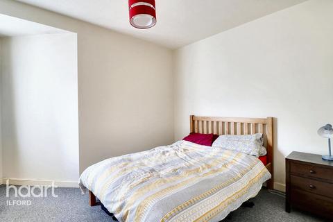 1 bedroom apartment for sale, Forsythia Close, Ilford