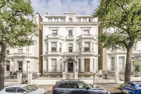 2 bedroom flat for sale, Holland Park, London W11