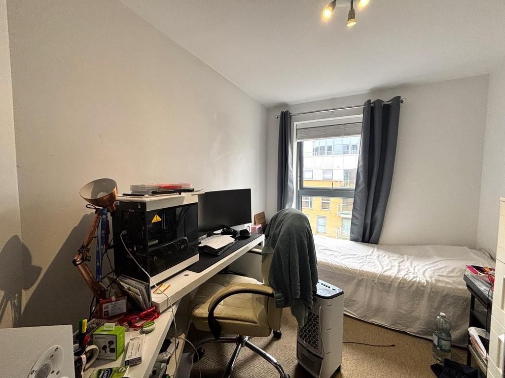 Bedroomm 2.jpeg