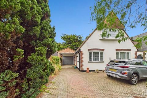 undefined, Manor Farm Avenue, Shepperton