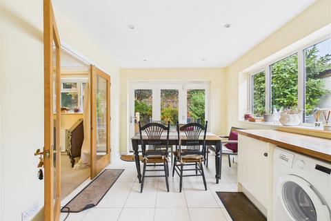 undefined, Manor Farm Avenue, Shepperton
