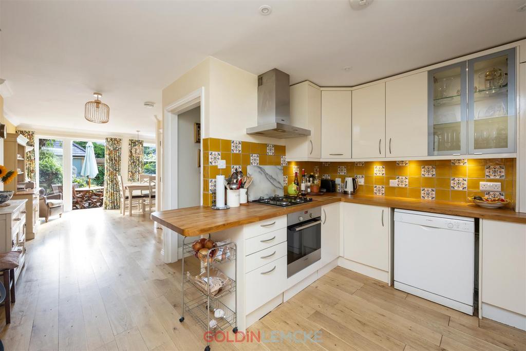 Kitchen/Dining Room