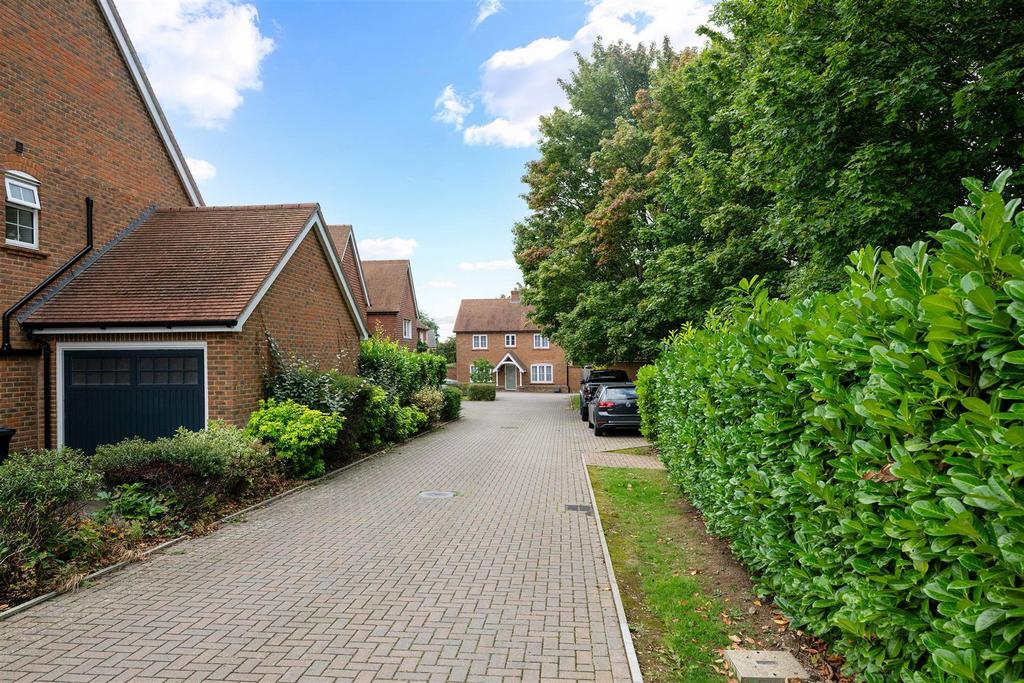 PRESTON MANOR ROAD, 81- (20).jpg