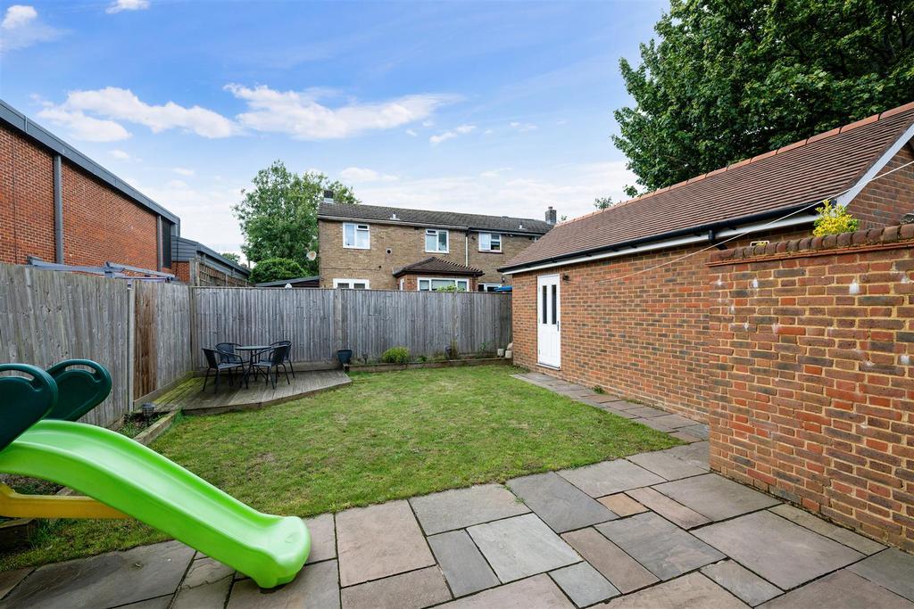 PRESTON MANOR ROAD, 81- (16).jpg