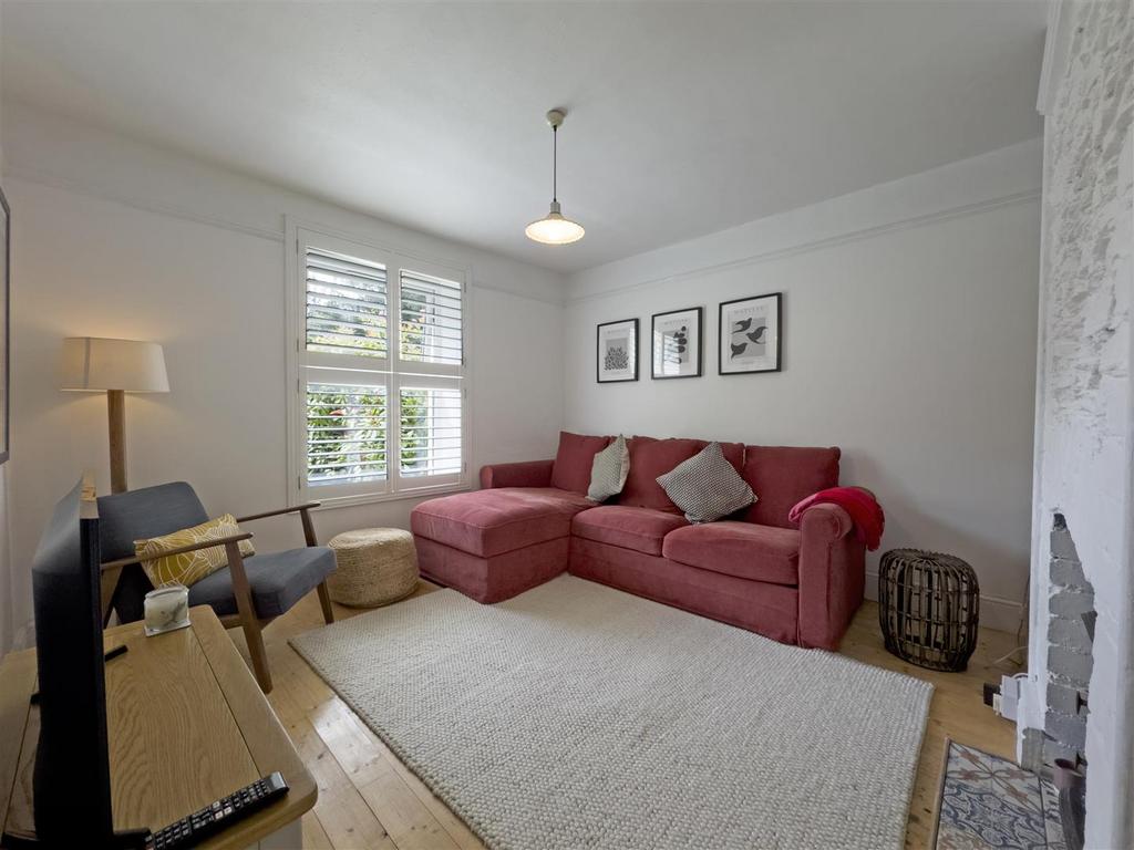 Living Room2.jpg