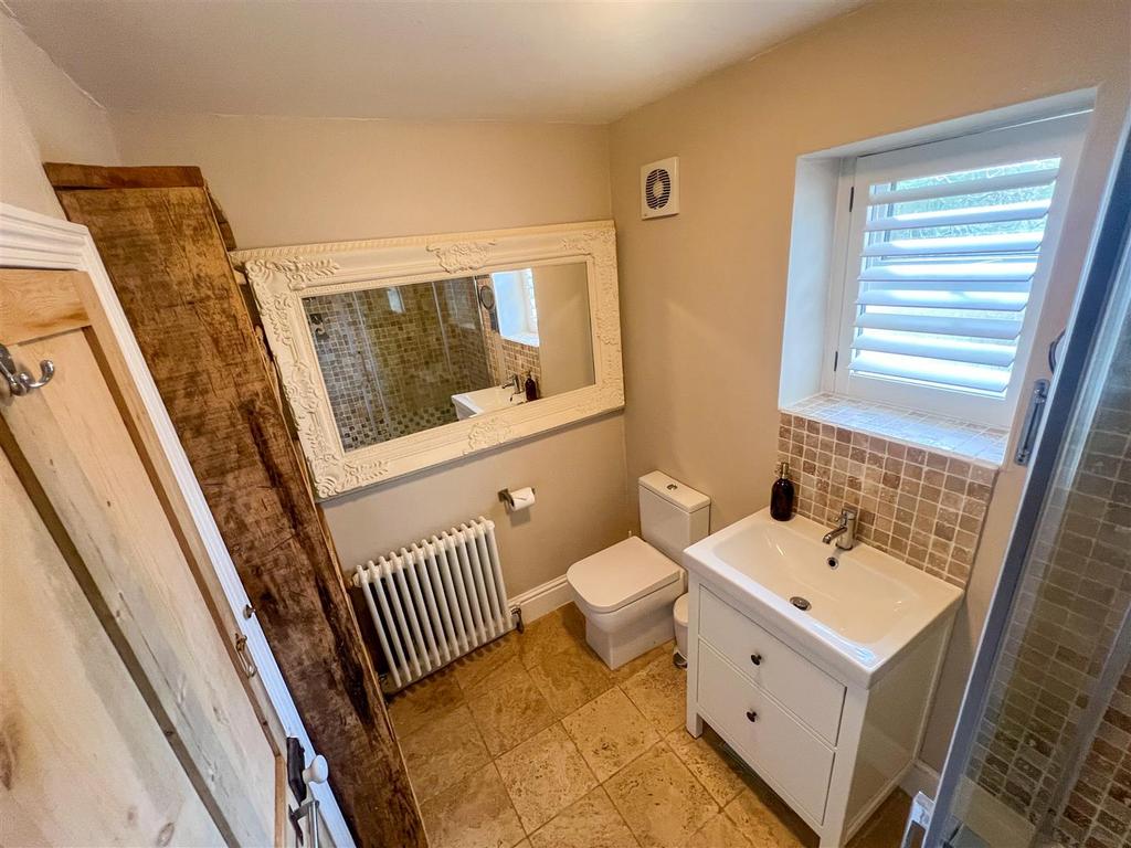 Bathroom.JPG