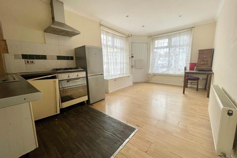 undefined, Wellington Street, Luton LU1