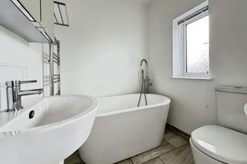 128 Frome Road, Bath, BA2 2PP