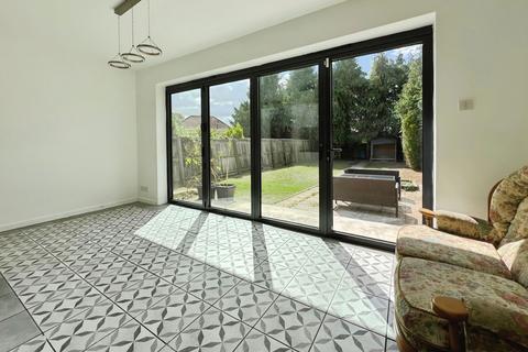 128 Frome Road, Bath, BA2 2PP