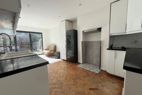 128 Frome Road, Bath, BA2 2PP