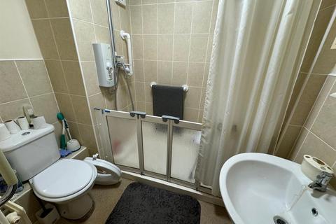 2 bedroom flat for sale, North Road, Aberystwyth