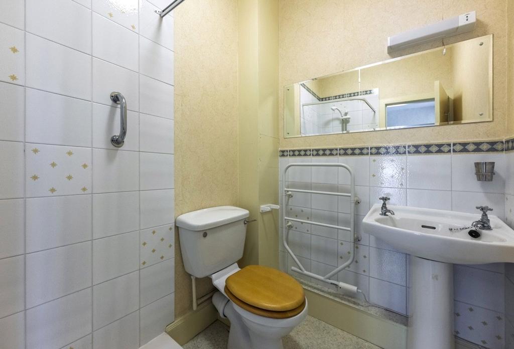 Annexe Shower Room