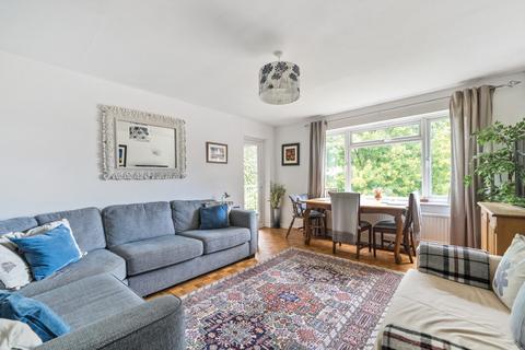 2 bedroom flat for sale, Ockford Road, Surrey GU7