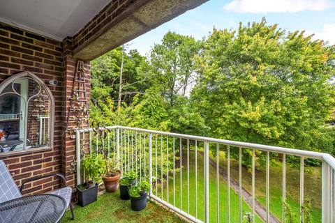 2 bedroom flat for sale, Ockford Road, Surrey GU7