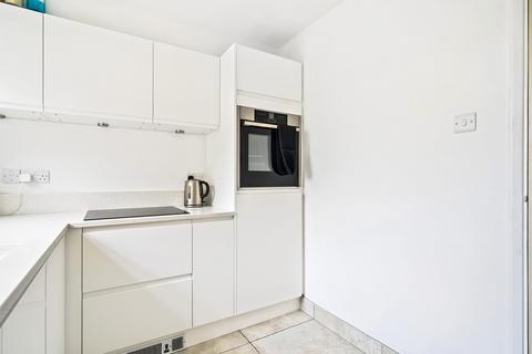 2 bedroom flat for sale, Ockford Road, Surrey GU7