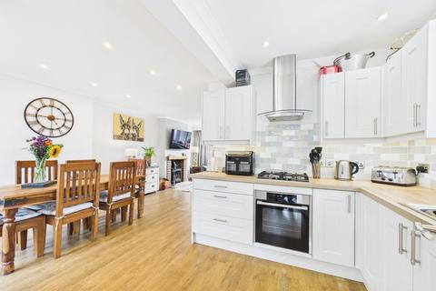 19 Ambrose Close, Worcester, WR2 6JX