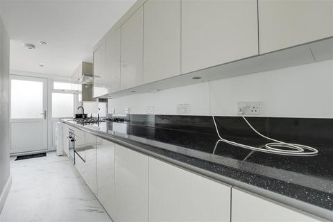 undefined, Midhurst Way, Clifton NG11