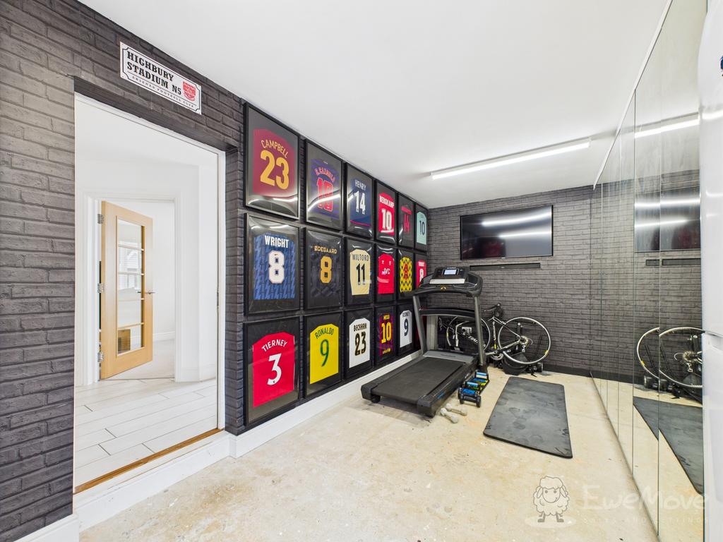 Garage Utility Area