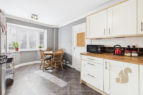 4 bedroom semi-detached house for sale, Grantham Avenue, Great Cornard