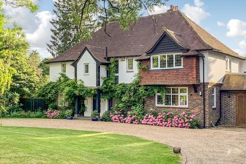 Summerfold High Drive, Woldingham, Caterham, CR3 7EL