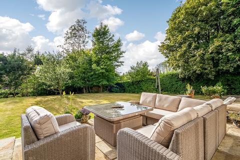 Summerfold High Drive, Woldingham, Caterham, CR3 7EL