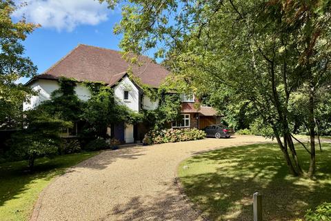 Summerfold High Drive, Woldingham, Caterham, CR3 7EL