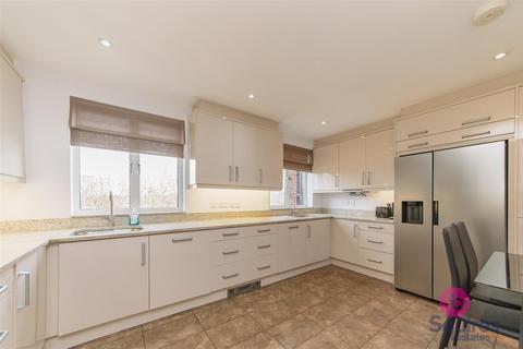 3 bedroom flat for sale, Holders Hill Road, Hendon, London
