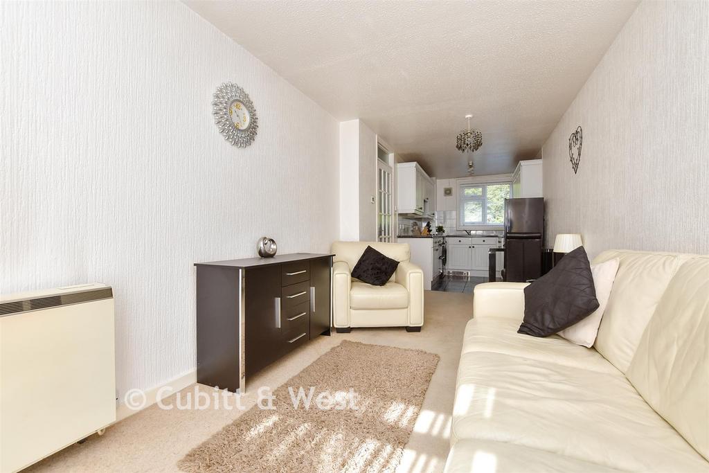 Lounge / Kitchen