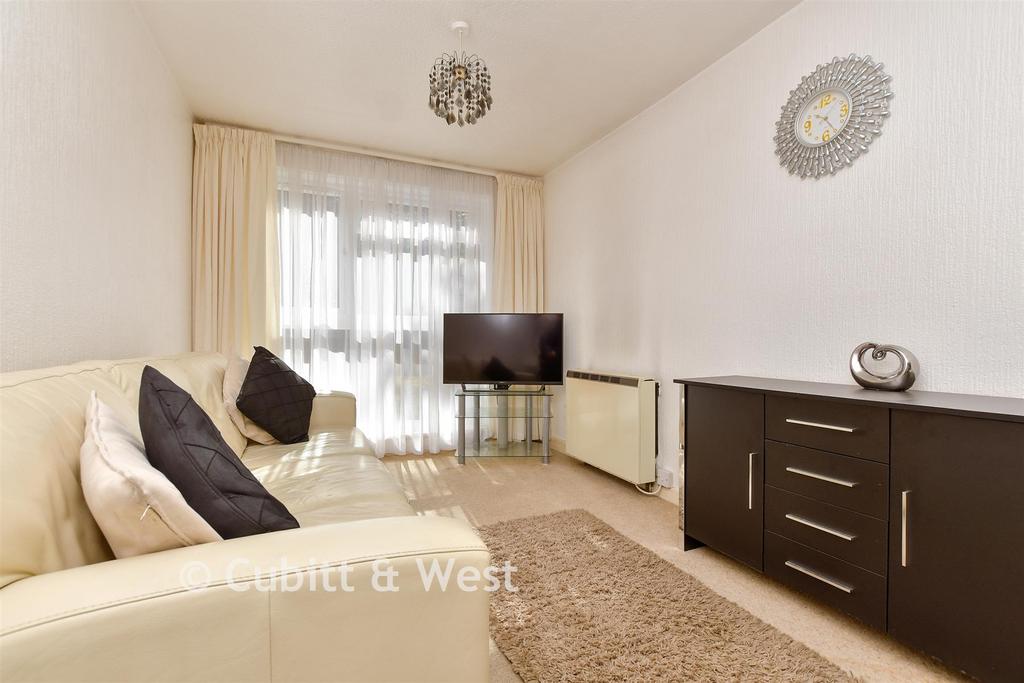 Lounge / Kitchen